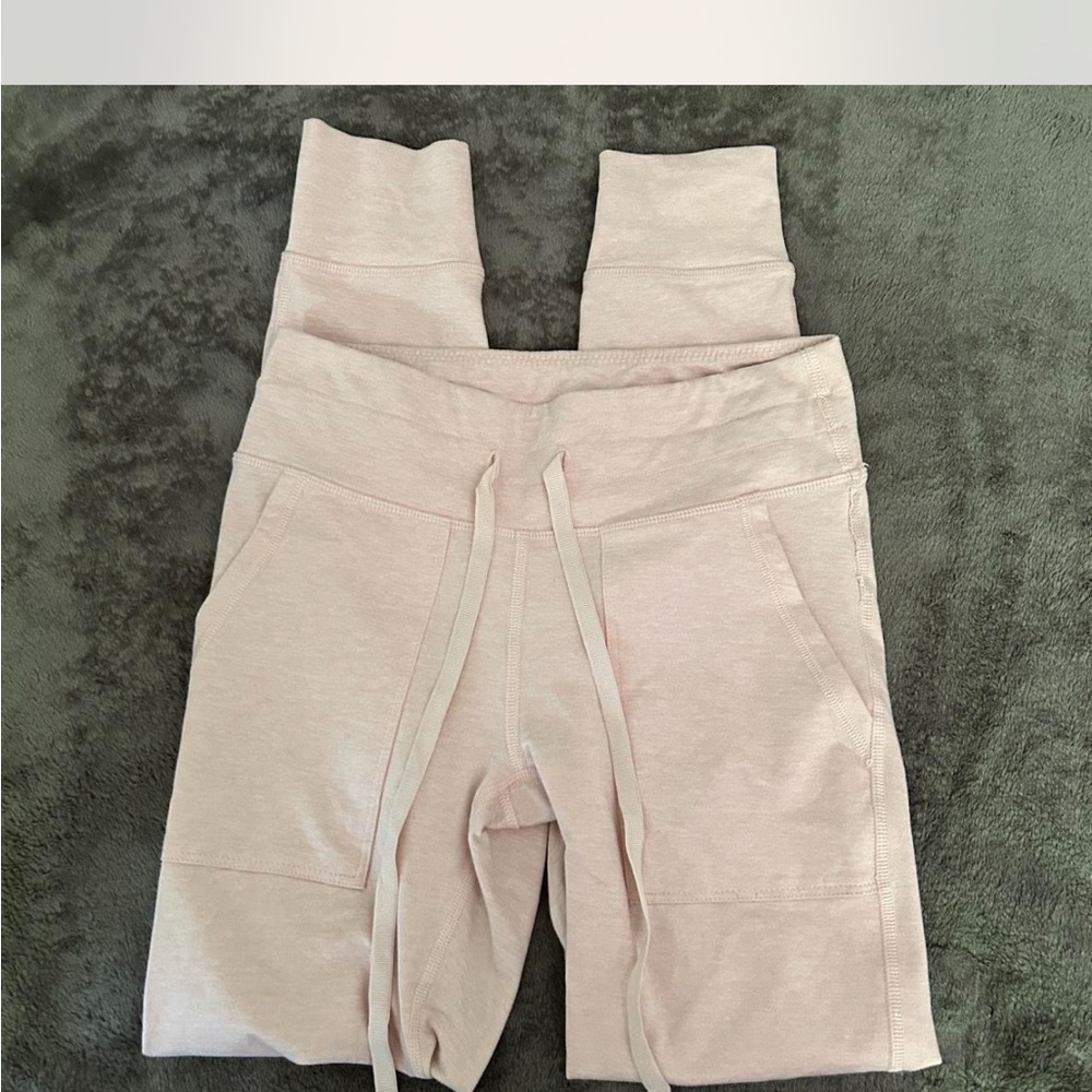 Aerie light pink leggings